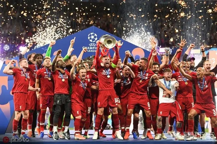 上赛季<a href=/zuqiuzhoubian/liverpool/ target=_blank class=infotextkey>利物浦</a>获得了英超冠军