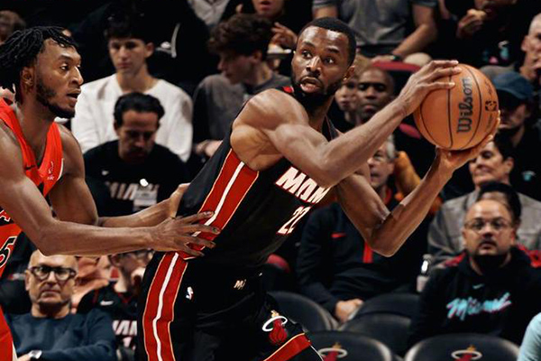 主场失守！热火三大主力下半场哑火，<a href=/lanqiuzhoubian/raptors/ target=_blank class=infotextkey>猛龙</a>逆转终结四连败