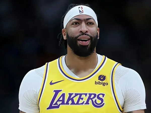 震撼联盟！湖人酝酿梭哈交易，三巨头冲冠能否圆詹姆斯六冠梦？