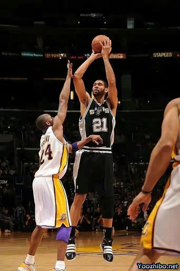 蒂姆-邓肯:NBA75大巨星榜单上的<a href=/lanqiuzhoubian/spurs/ target=_blank class=infotextkey>马刺</a>传奇