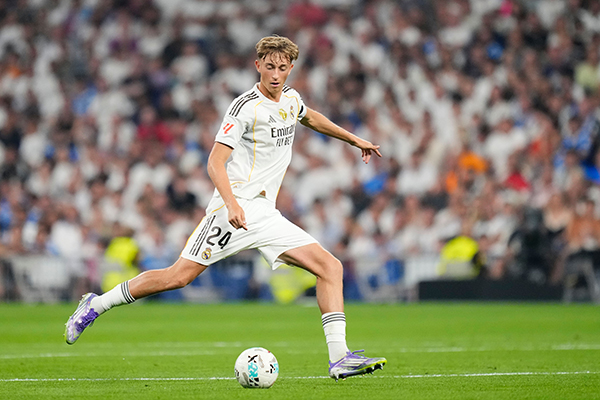 20岁天才中卫!赫伊森身价飙至7000万,涨幅1000万跻身全球第6